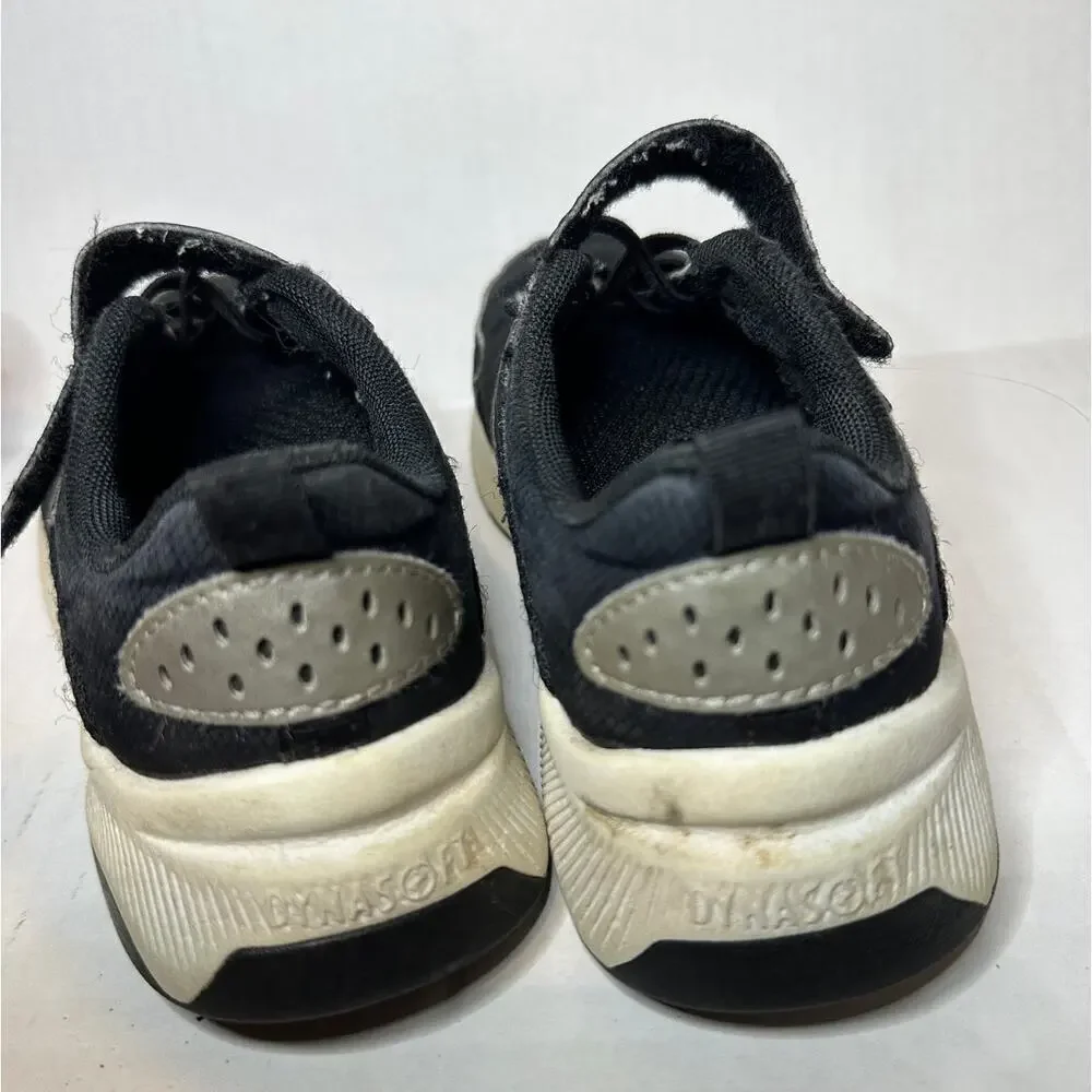 New Balance Kids Size 1 Black Hook and Loop Sneakers Athletic